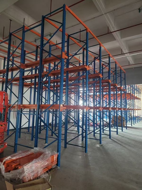 Rack di stoccaggio personalizzabili in acciaio pesante, risparmio di spazio e soluzione di stoccaggio versatile