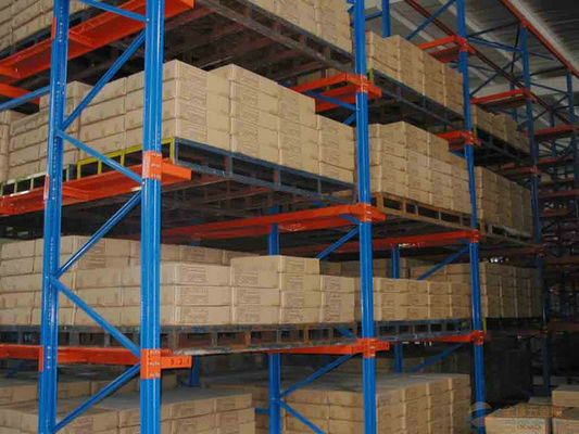 Sistema di tracciatura in acciaio laminato a freddo per magazzino industriale