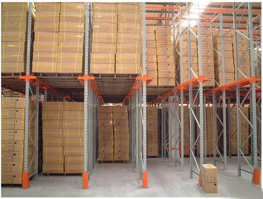 Sistema di tracciatura in acciaio laminato a freddo per magazzino industriale