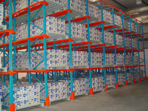 Sistema di tracciatura in acciaio laminato a freddo per magazzino industriale