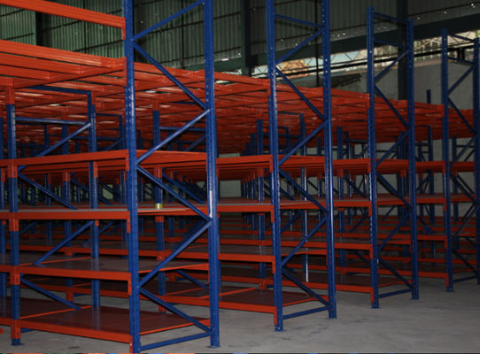 Sistemi di stoccaggio per pallet per magazzini a più livelli per magazzini a media portata 1000 kg/palette