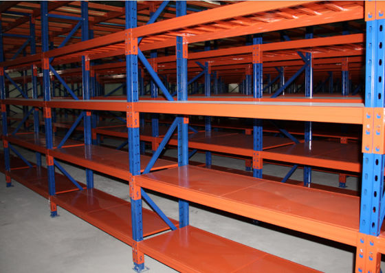 Sistema di scaffalatura in acciaio resistente per magazzini