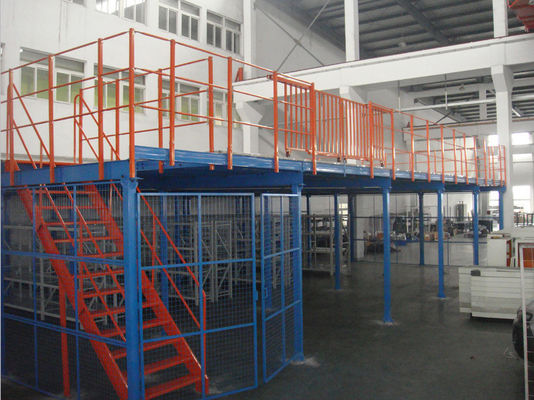 Mezzanine in acciaio a più livelli, piattaforme di stoccaggio a scaffale