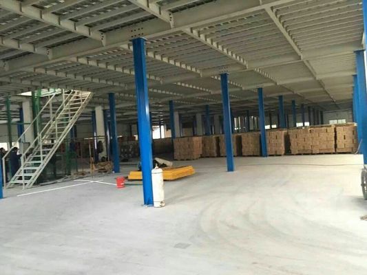 Struttura in acciaio di sicurezza Pavimenti industriali a mezzanine, piattaforma di stoccaggio a mezzanine assemblata