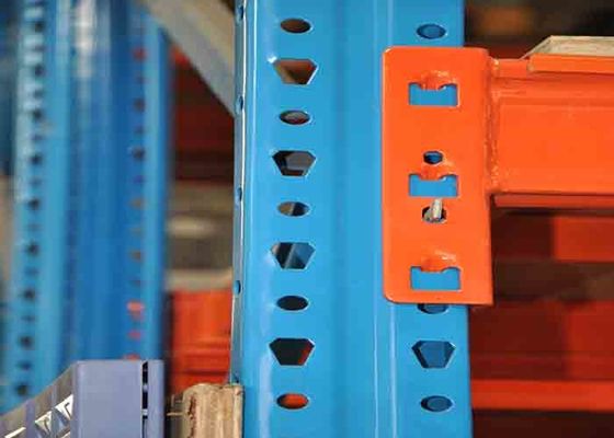 Q235B Reggi di stoccaggio pesanti per magazzini in acciaio con cartone compensato