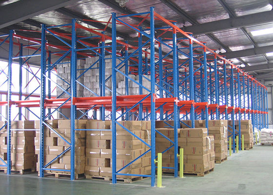 Azionamento in acciaio nel sistema di scaffalature per pallet pesanti