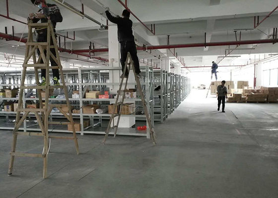 Sistemi di stoccaggio per pallet a scaffali leggeri a più livelli per uso industriale / commerciale