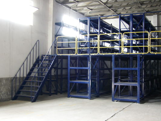 Assemblare pavimenti industriali a mezzanine, mezzanine a supporto pallet