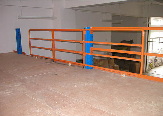 Strutture di mezzanine per ufficio, pavimenti industriali in metallo.