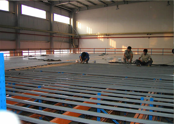 Pavimenti industriali in acciaio in polvere con passerelle per magazzini