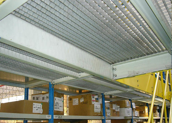 Sistema di scaffalature per pavimenti di magazzino, scaffalature metalliche industriali personalizzate per lo stoccaggio