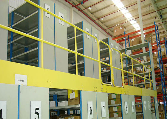 Sistema di scaffalature per pavimenti di magazzino, scaffalature metalliche industriali personalizzate per lo stoccaggio