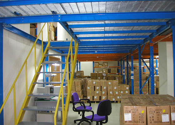 Acciaio Q235 Pavimenti di mezzanine per magazzini industriali con piastra di acciaio 500 kg/m2