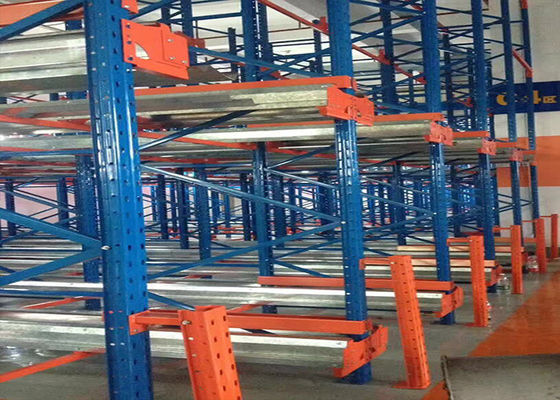 Sistema di trasporto di pallet per la logistica