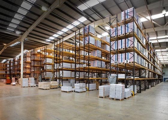 Sistemi di scaffalature per pallet metallo per soluzioni di stoccaggio in magazzino