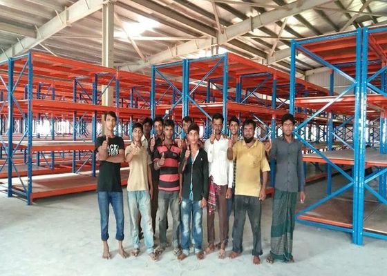 Rack di stoccaggio industriali in acciaio per magazzini di grandi dimensioni