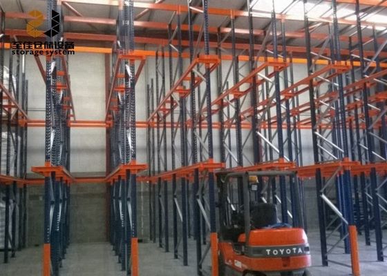 500-4000 kg/paletta Drive in and Drive through Racking Dimensioni personalizzate