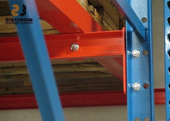 Disponibile in acciaio laminato freddo