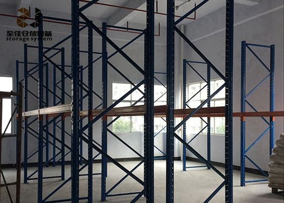 Scaffalatura per scaffalature a doppia profondità, ricoperta di metallo pesante