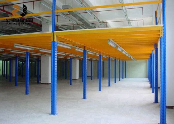 Ripiani per magazzini industriali rivestiti in polvere epossidica da 500 kg a 4000 kg/mq