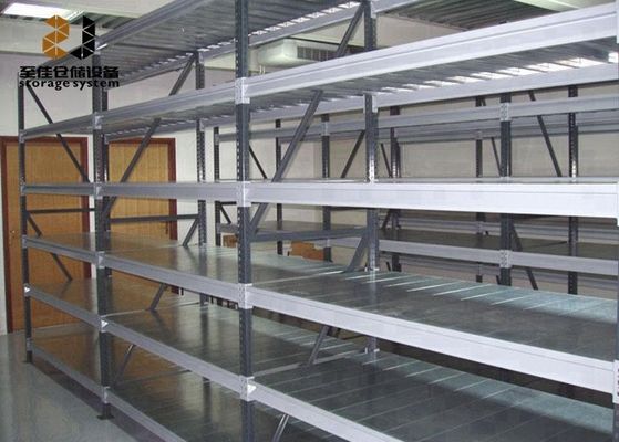 Facile da assemblare scaffalatorio per magazzini a medio carico