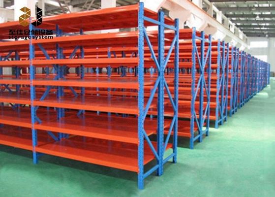 Ripiani industriali di metallo per magazzini a medio impiego Ripiani e scaffalature per magazzini a più livelli