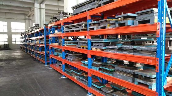 Protezione dalla corrosione Finish Industrial Metal Storage Racks per soluzioni di stoccaggio versatili